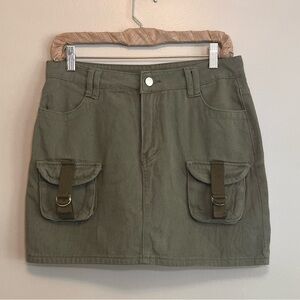 Olive Denim Cargo Miniskirt 2 Front Buckle pocket detail Button/Zip Up Size L